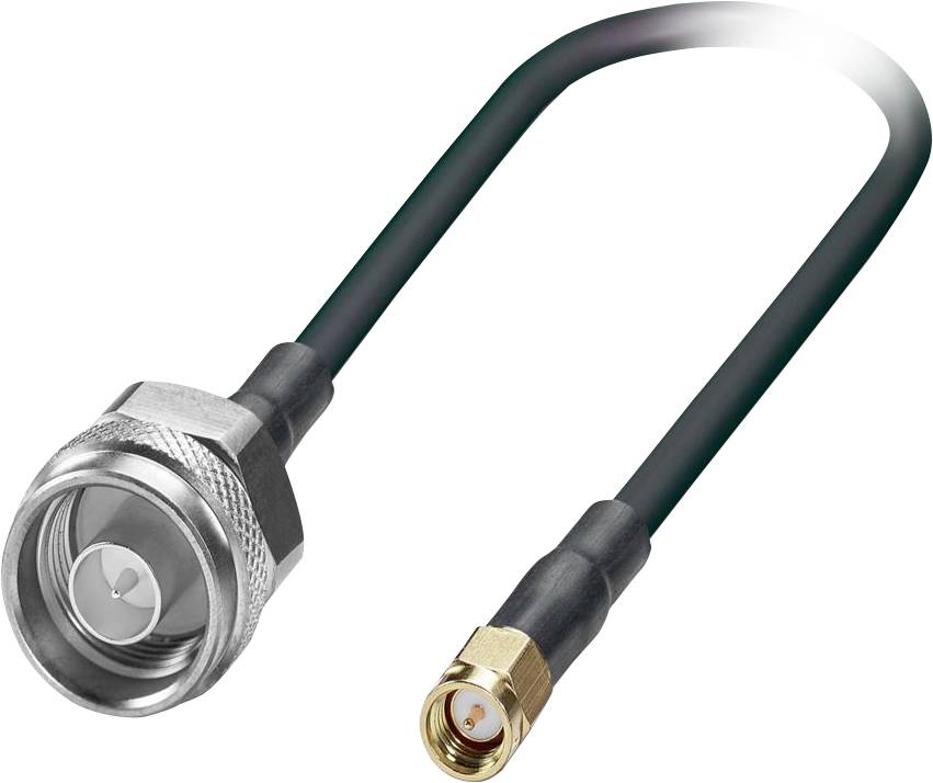 Ein schwarzes Koaxialkabel mit einem versilberten N-Typ-Stecker an einem Ende und einem goldenen SMA-Stecker am anderen Ende. Verwendet für RF-Signale.
