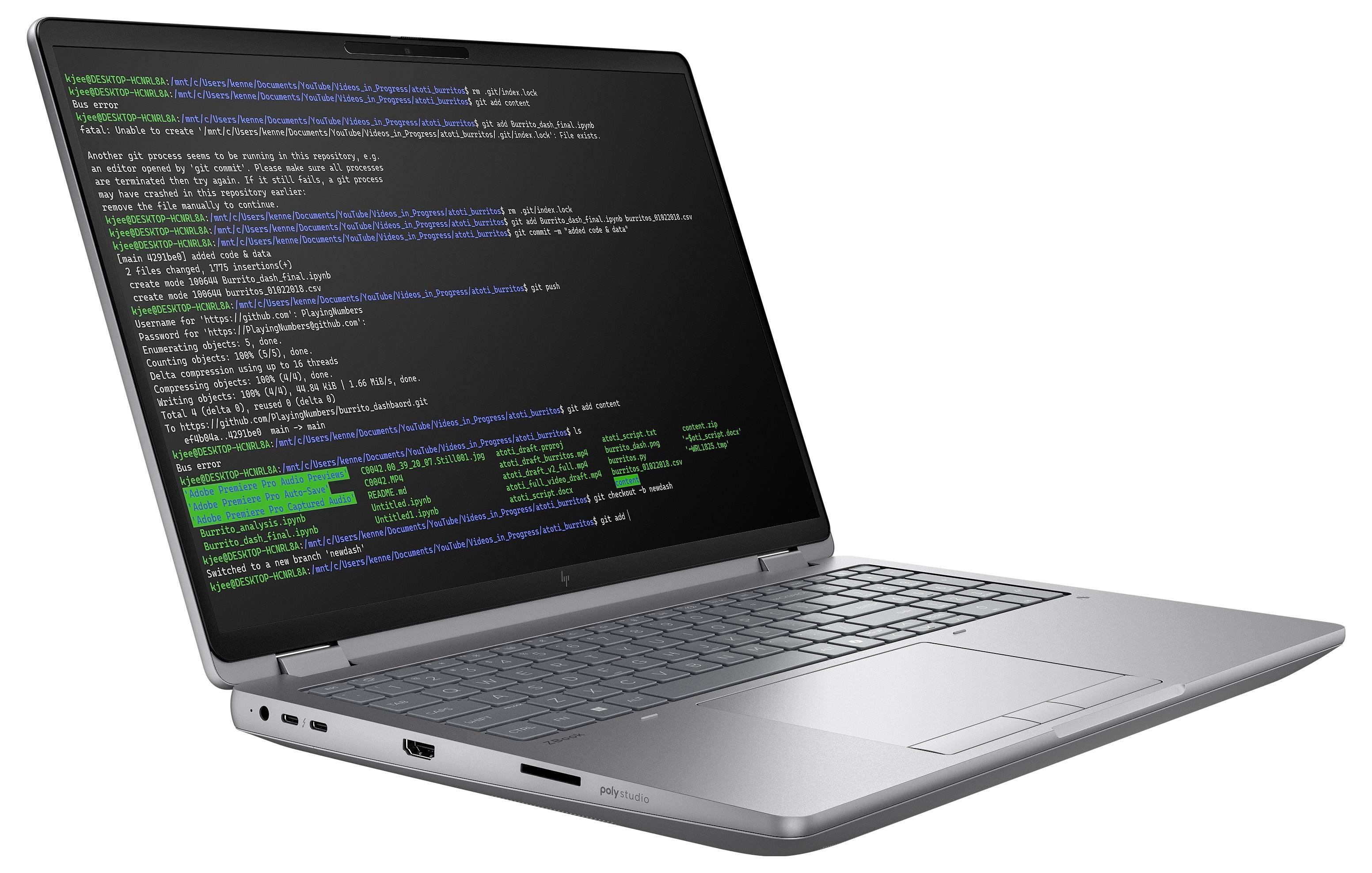 Ein Laptop, der Programmiercode und Terminalkommandos auf seinem Bildschirm zeigt und Softwareentwicklungs- oder Programmieraktivitäten andeutet.