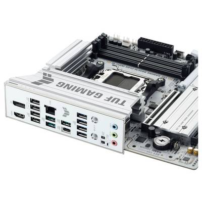 Gaming-Mainboard mit mehreren Anschlüssen, RAM-Steckplätzen und CPU-Sockel, gekennzeichnet mit TUF Gaming-Etikett, entwickelt für High-Performance-Setups.