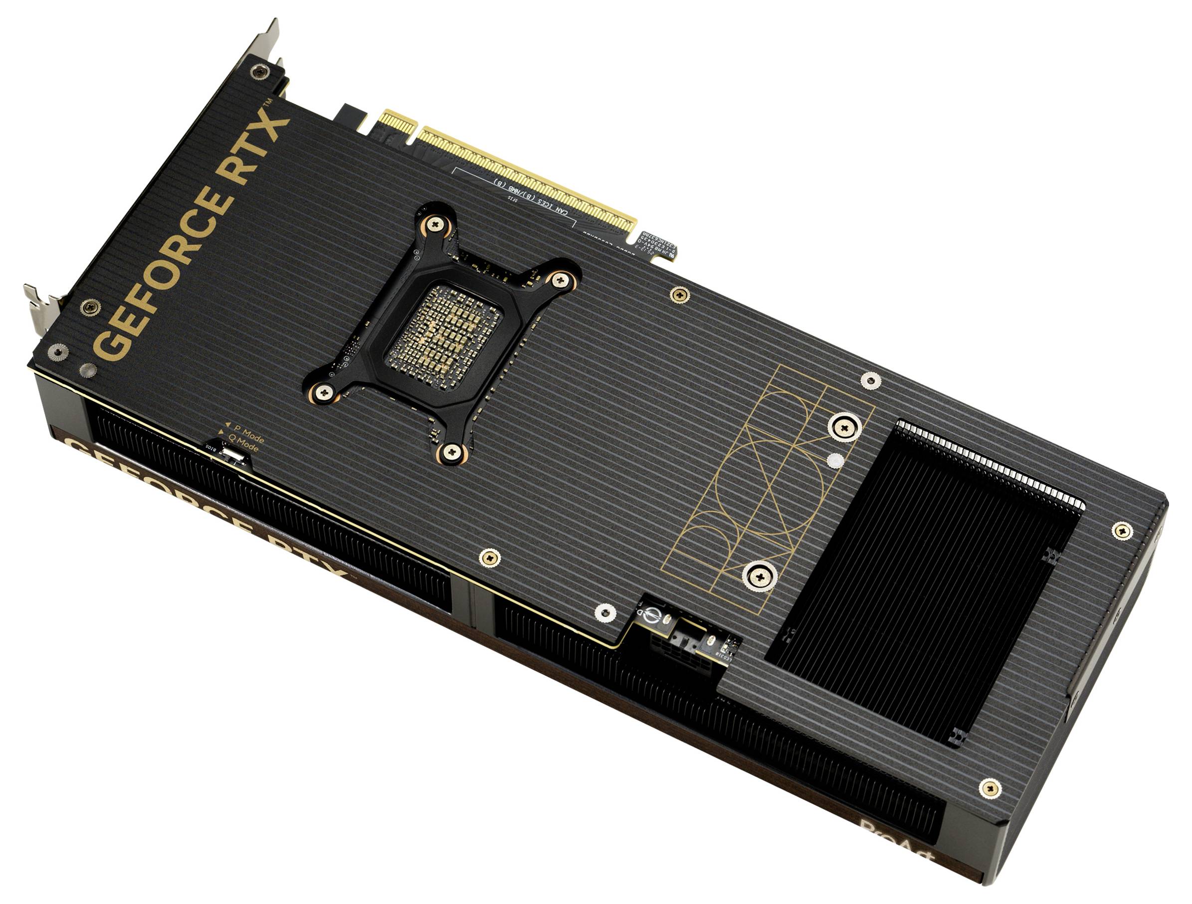 GeForce RTX Grafikkarte mit einem schwarzen Design, goldenen Akzenten und sichtbarer Schaltkreisstruktur, die für High-Performance-Gaming und Grafikverarbeitung verwendet wird.
