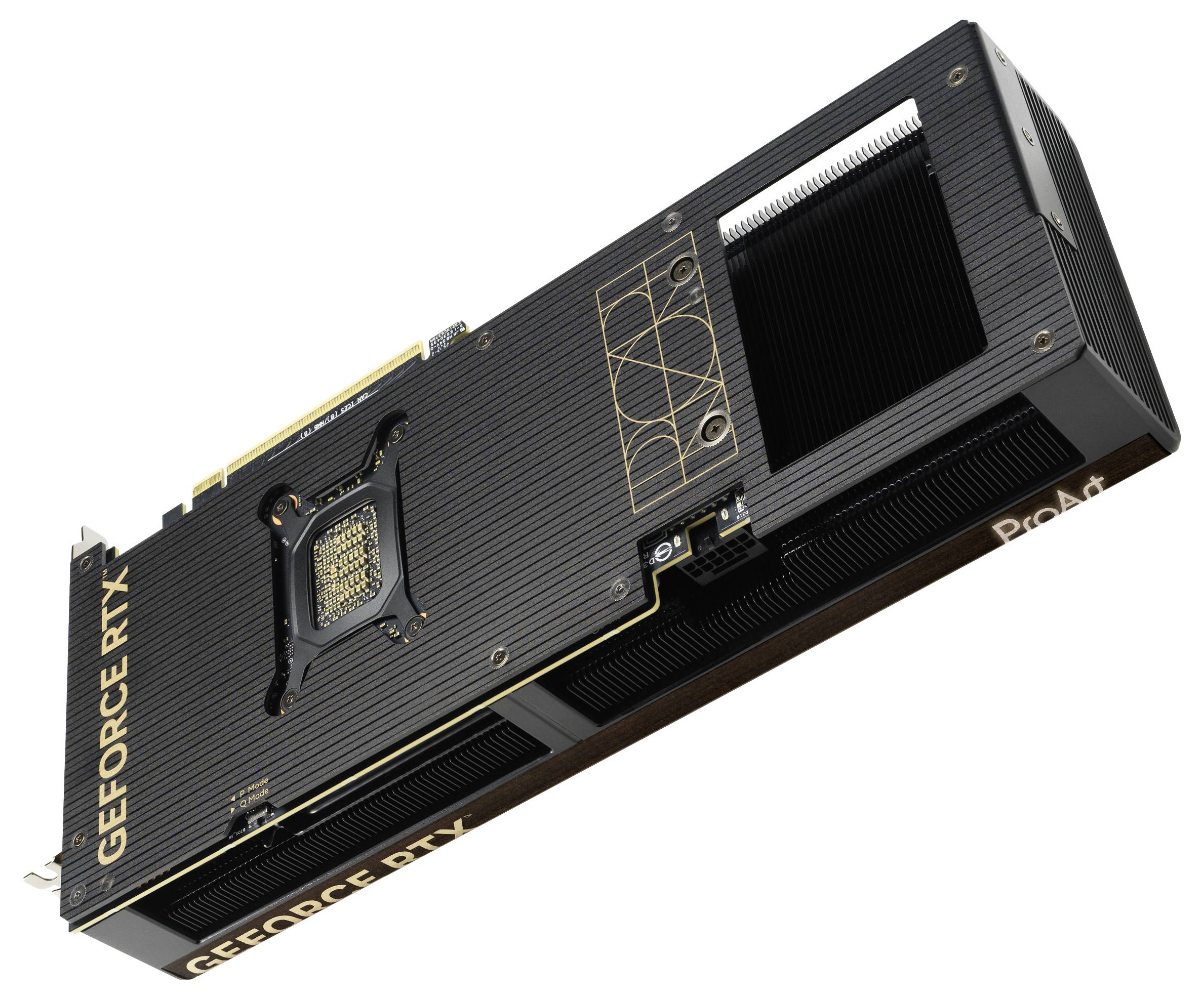 Eine Grafikkarte mit der Bezeichnung 'GeForce RTX', die ein schwarzes und goldenes Design mit sichtbarer Leiterplatte und Kühlkörperlamellen zeigt und auf hohe Leistung hindeutet.