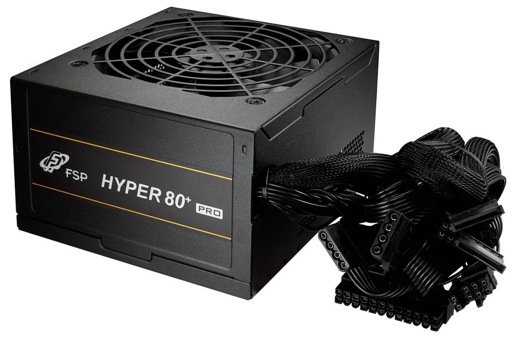 Eine Computernetzteile mit der Aufschrift 'HYPER 80+ PRO', an dem mehrere schwarze Kabel für verschiedene Computerkomponenten angeschlossen sind.