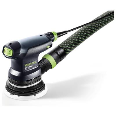 Eine schwarze und grüne Festool ETS 125 REQ Exzenterschleifer mit angeschlossenem Entstaubungsschlauch, in einem Winkel positioniert, um das Design und die Bedienelemente zu zeigen.