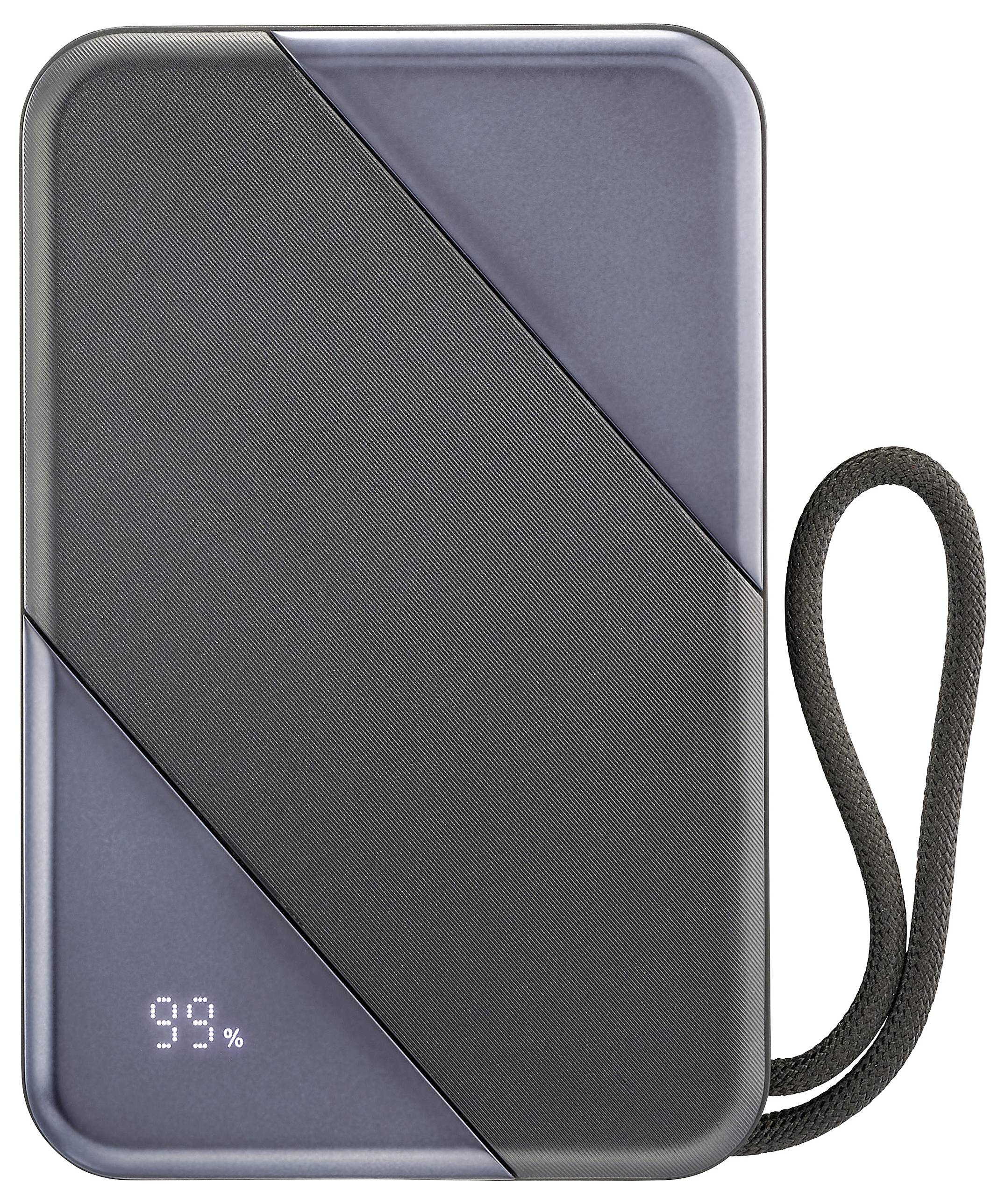 Eine rechteckige tragbare Powerbank mit digitalem Display, das „99%" anzeigt. Sie verfügt über ein strukturiertes Schrägmuster und einen Trageband.