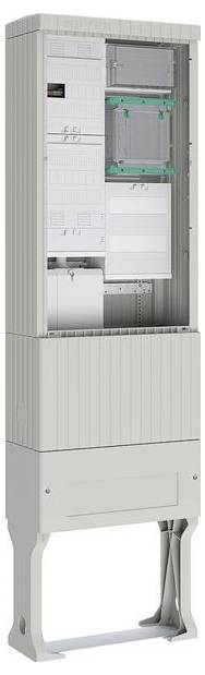 Ein hoher, offener Elektrenschrank mit mehreren Schlitzen und Komponenten zur Kabelorganisation, möglicherweise für Telekommunikation oder Stromverteilung verwendet.