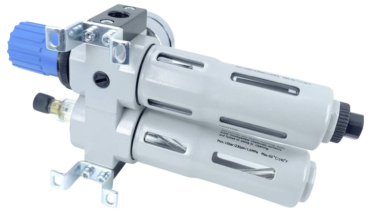 Ein Zweikanister-Luftfilter- und ReglerSystem mit Befestigungshalterungen und blauem Einstellknopf, verwendet zur Steuerung des Luftdrucks in pneumatischen Systemen.