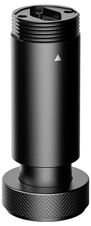 Ein matter schwarzer Metallzylinder mit einer strukturierten Unterseite steht aufrecht und verfügt über ein Gewinde sowie einen kleinen Pfeil an seiner Seite.