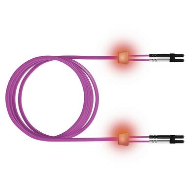 Ein gewickeltes rosa Glasfaserkabel mit leuchtend roten Anschlüssen an jedem Ende.