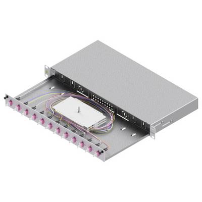 Ein metallisches Rack-mountables Glasfaser-Patchfeld mit mehreren rosa Anschlüssen und farbigen Kabeln wird gezeigt, das einen Netzwerkverbindungsaufbau darstellt.