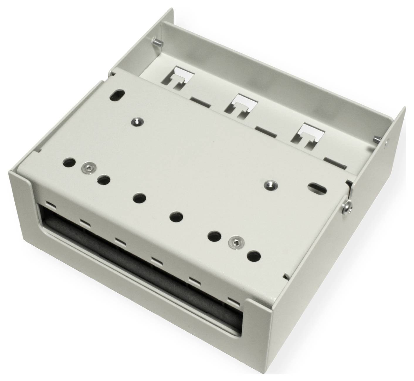 Eine Metallhalterung oder Montageplatte mit mehreren Löchern und Laschen, die entwickelt wurde, um Hardwarekomponenten in einer strukturierten Anordnung sicher zu befestigen.