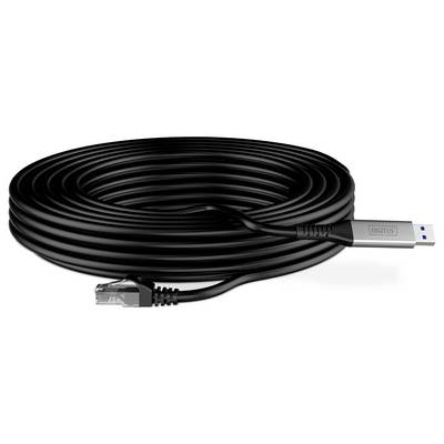 Ein spiralförmiges schwarzes Kabel mit USB an einem Ende und Ethernet am anderen Ende, das zur Verbindung von Geräten mit Netzwerken dient, liegt vor einem weißen Hintergrund.