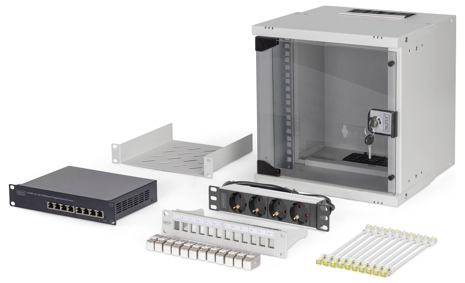 Netzwerkausrüstungsset mit einem abschließbaren grauen Schrank, Switch, Patchpanel und Kabeln, vorgesehen für sichere Datenverwaltung.