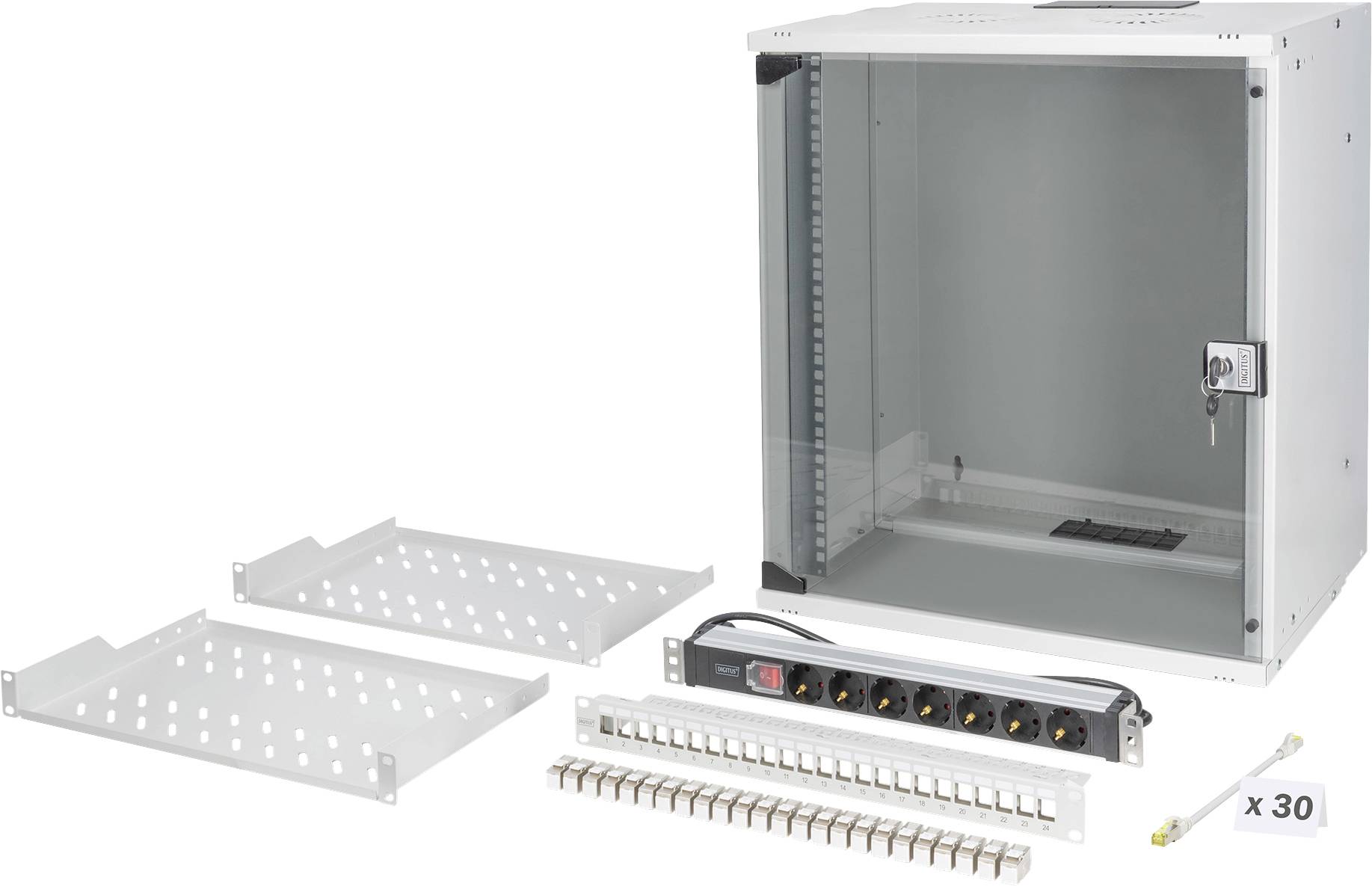 Ein Metall-Serverrack-Schrank mit Glastür, belüfteten Regalen, Steckdosenleiste, Kabelverwaltungspanel und einer Schraubenpackung mit der Aufschrift "x 30".