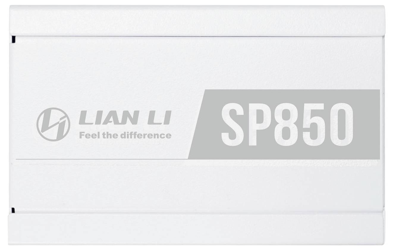 Netzteil 'Lian Li SP850' mit weißem Gehäuse, Logo und dem Schriftzug 'Feel the difference', der prominent platziert ist.