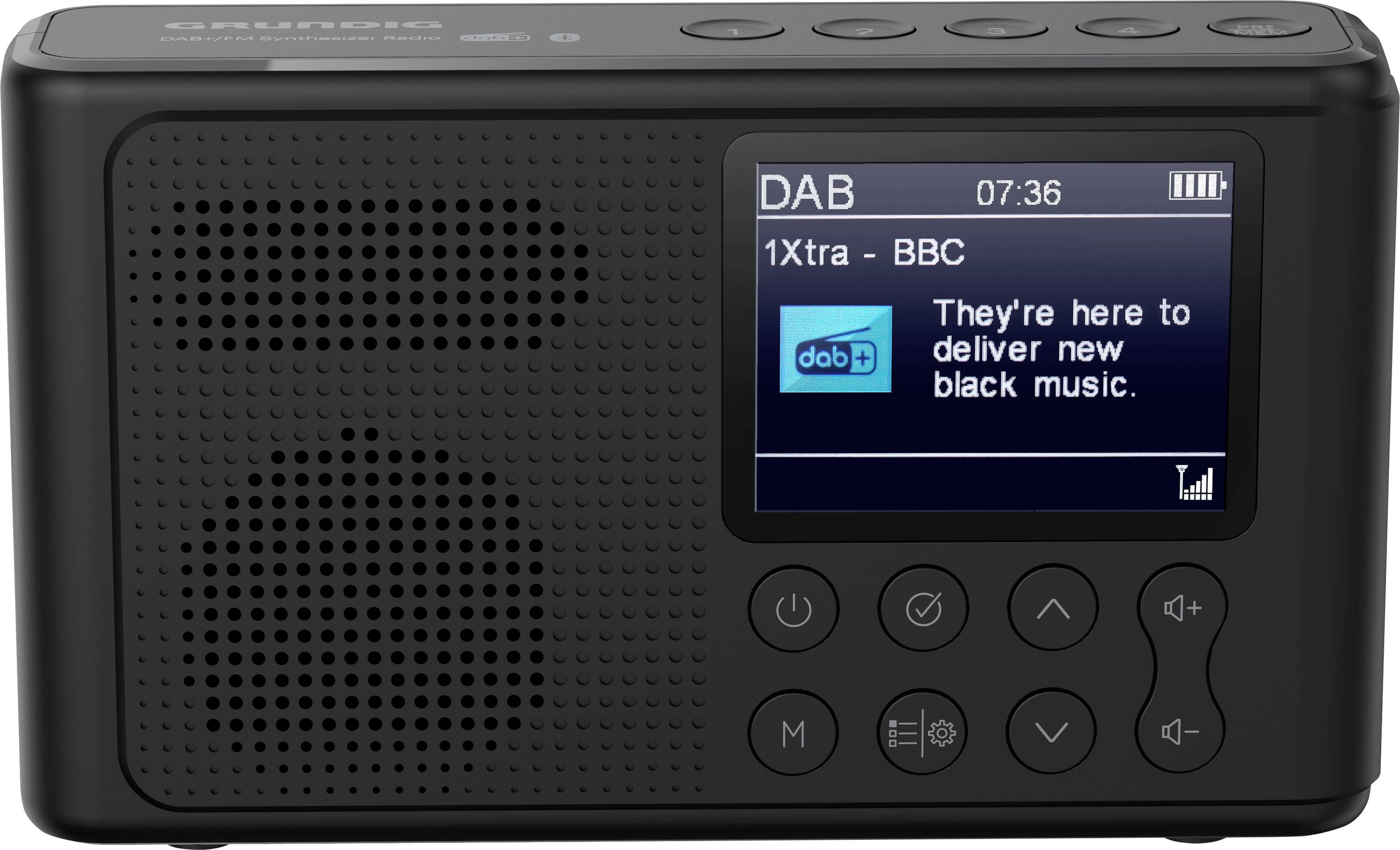 Ein digitales Radio mit einer Anzeige, die '1Xtra - BBC' zeigt und dem Text 'Sie sind hier, um neue schwarze Musik zu präsentieren.' Lautsprecher und Bedienungstasten sind sichtbar.