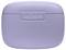 Eine lavendelfarben Ladehülle mit der Aufschrift "JBL Tune" auf dem Deckel, die zum Aufbewahren und Aufladen von Ohrhörern verwendet wird.