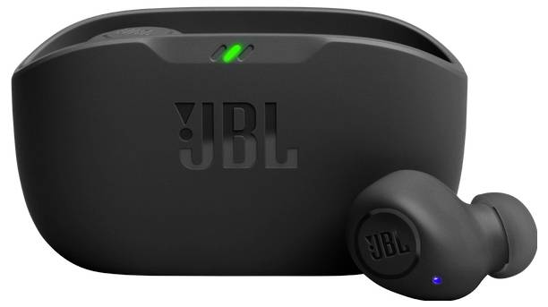 JBL-Marken-Bluetooth-Kopfhörer in Schwarz mit Ladeetui auf weißem Hintergrund. Das Etui hat eine sichtbare grüne Statusanzeige.