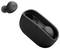 Schwarze JBL-Wireless-Earbuds neben einem passenden Ladecase, beide mit dem JBL-Logo versehen.