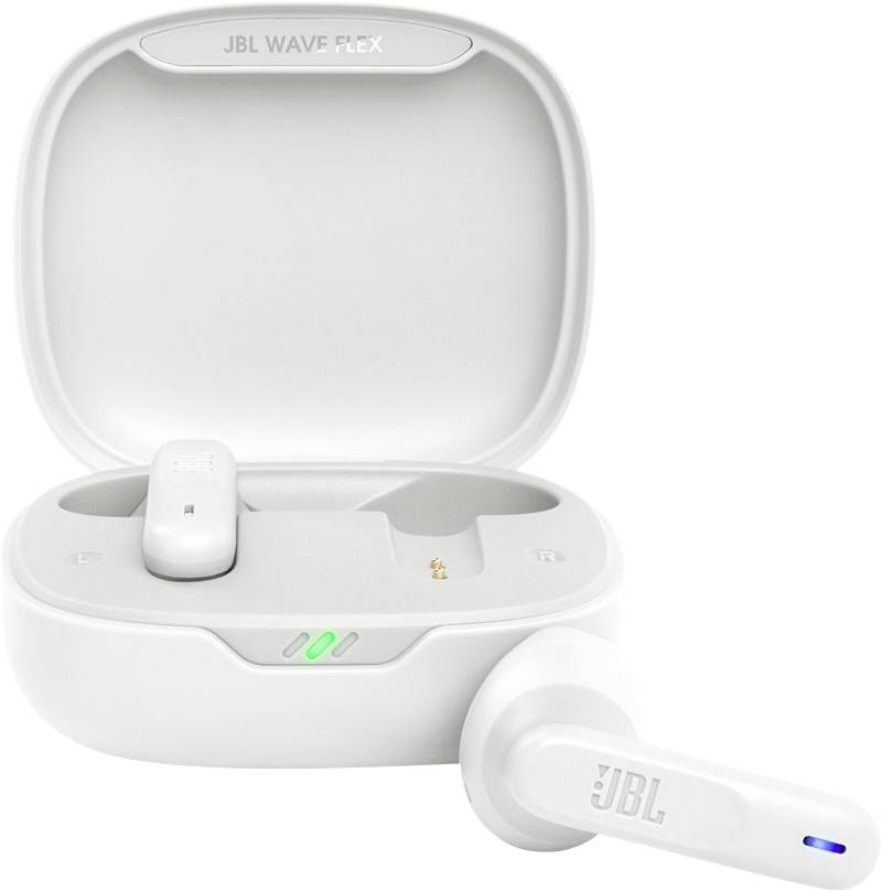 'JBL Wave Flex' weiße Ohrhörer mit Ladeetui. Ein Ohrhörer befindet sich außerhalb des Etuis und zeigt sein Design.