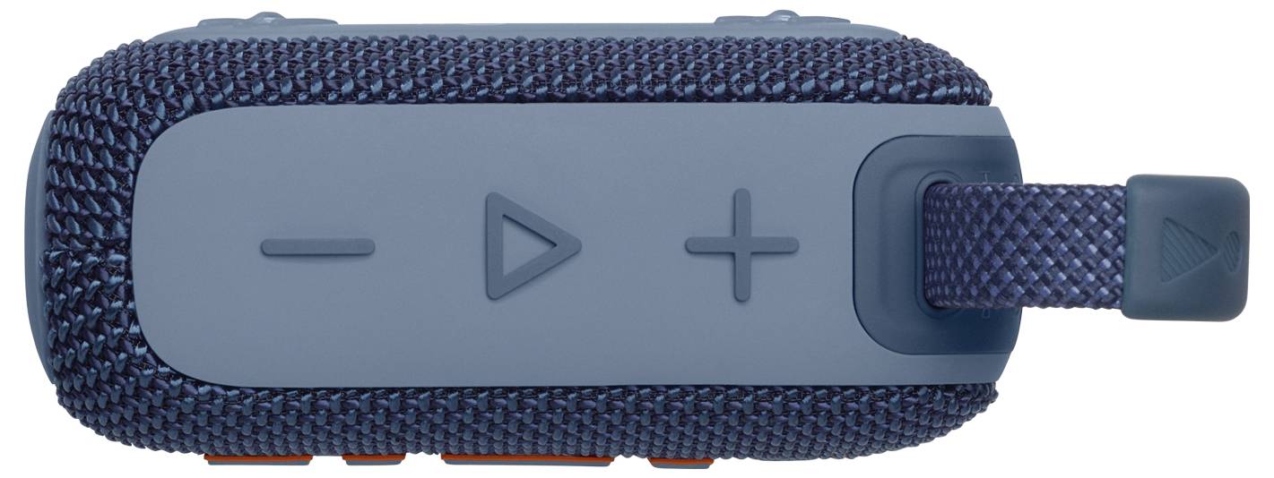 Tragbarer Bluetooth-Lautsprecher mit blauer Stoffbezug, ausgestattet mit sichtbaren Steuerungstasten: Minus, Wiedergabe und Plus zum Anpassen von Lautstärke und Wiedergabe.