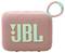 Ein rosa und mintfarbener tragbarer Bluetooth-Lautsprecher mit gewebter Vorderseite und Schlaufengriff. Das 'JBL' Logo ist prominent platziert.