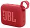 Ein roter tragbarer Bluetooth-Lautsprecher mit 'JBL' Logo, Stoffbezug und seitlichem Trageriemen.
