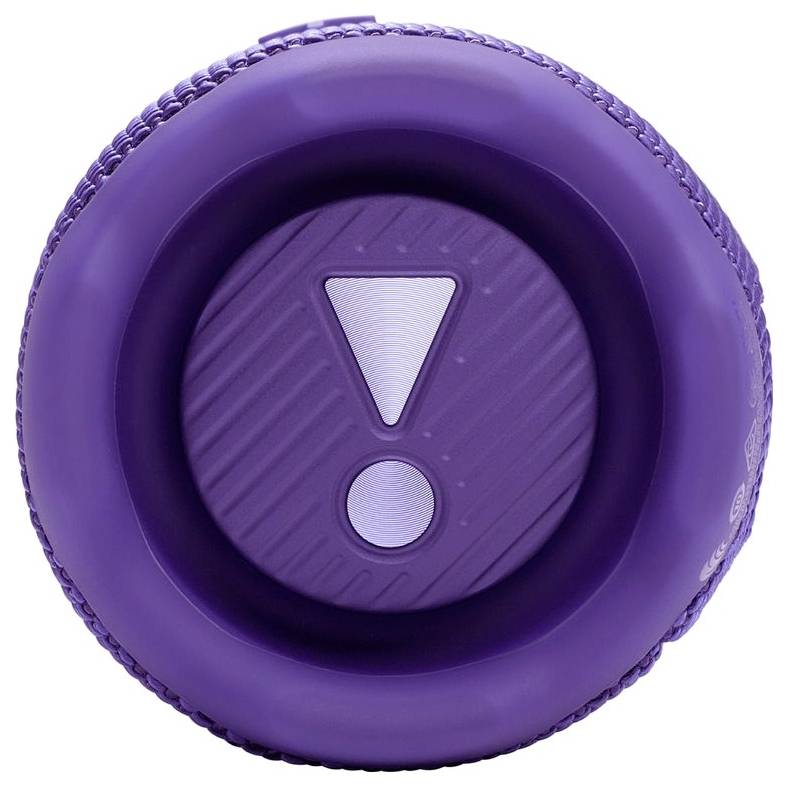 Ein runder, lila Knopf mit einer strukturierten Oberfläche und einem weißen Ausrufezeichen in der Mitte, der Dringlichkeit oder Wichtigkeit signalisiert.