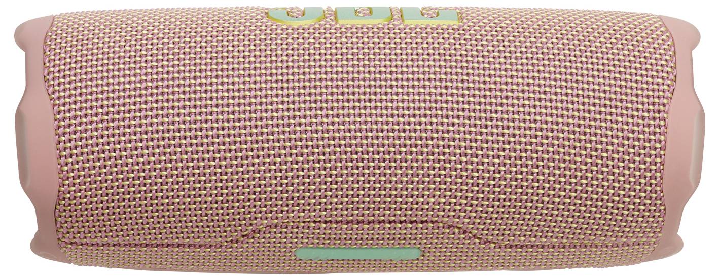 Ein rosa tragbarer Lautsprecher mit gewebter Textur, auf dem oben die Initialen "JBL" angebracht sind und der für drahtlose Audioübertragung konzipiert ist.