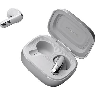Ein weißer Earbud mit Metallakzenten liegt in einem geöffneten Ladecase, während ein weiterer Earbud daneben schwebt.