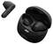 Schwarze kabellose Kopfhörer in einem offenen Ladecase, mit einem separaten Ohrhörer links, auf dem das Markenlogo sichtbar ist.