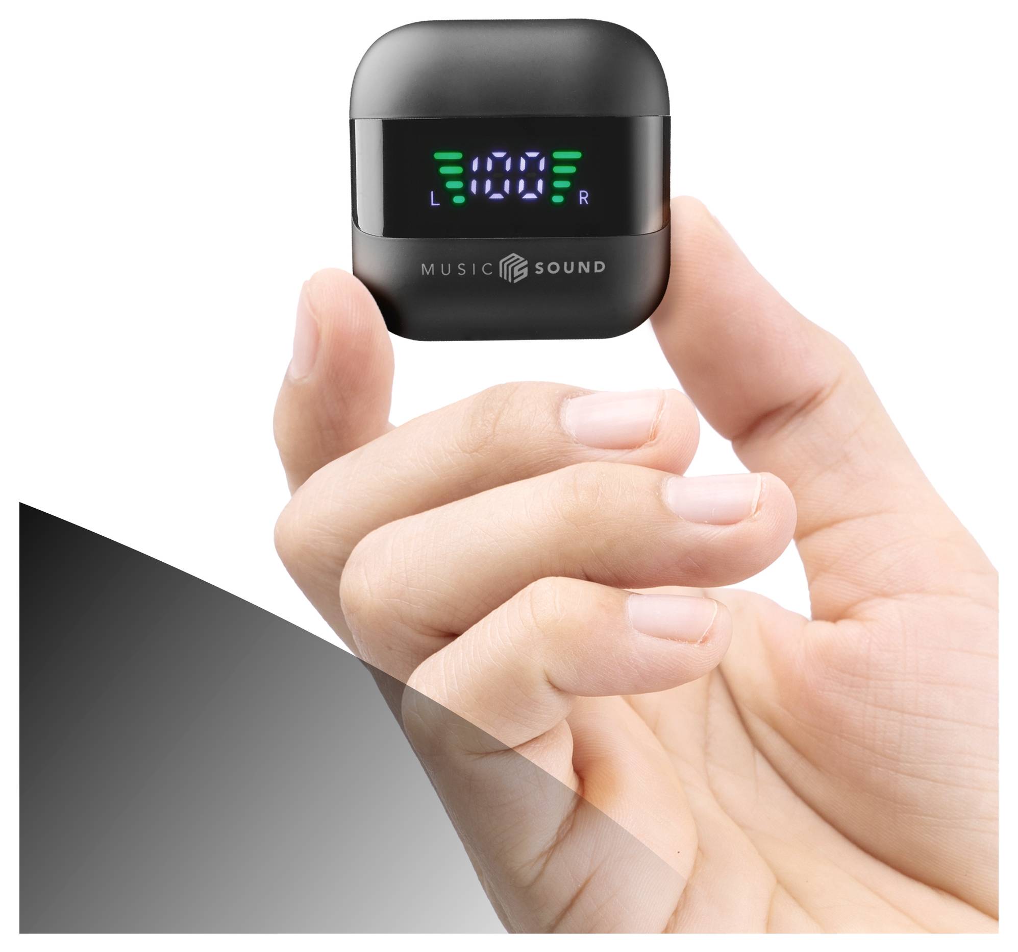 Gerät "Music Sound" zwischen Fingern gehalten, zeigt auf einem digitalen Display "L 100 R", was die Audiopegel für den linken und rechten Kanal anzeigt.