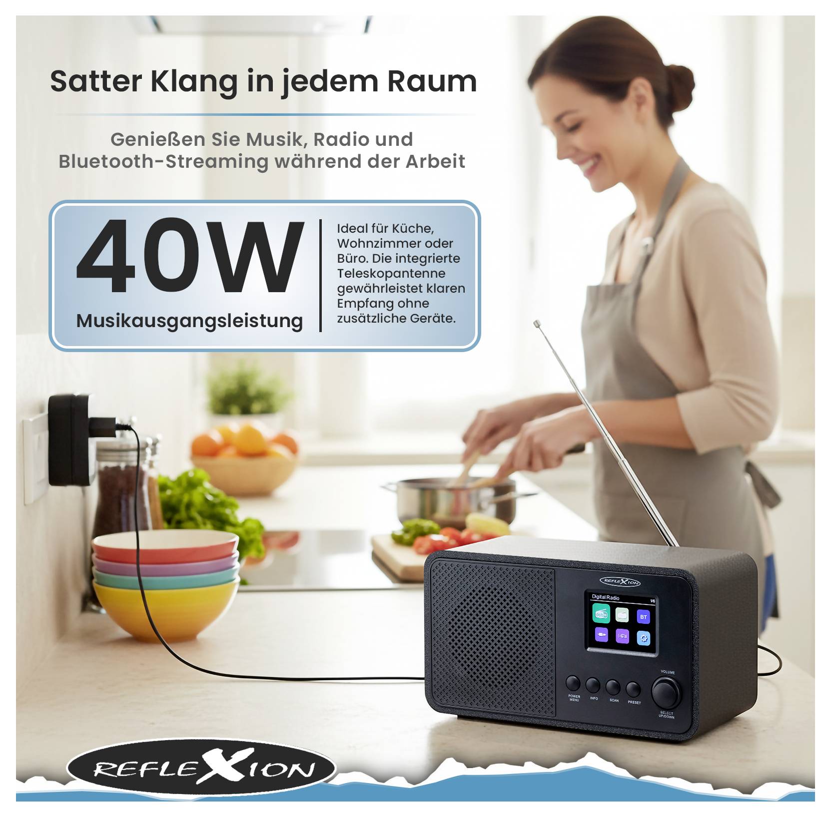 Ein Radio mit Antenne auf einem Tisch. Text: 'Satter Klang in jedem Raum', '40W Musikausgangsleistung'. Ideal für Musik und Radio.