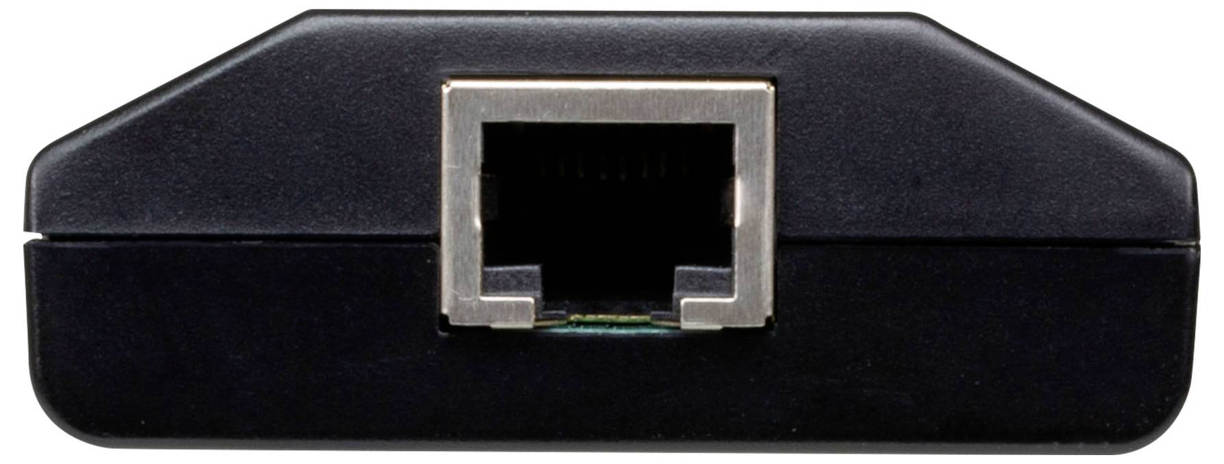 Eine Nahaufnahme eines Ethernet-Anschlusses an einem schwarzen Gerät, die die Öffnung für einen Netzwerkkabelanschluss zeigt.