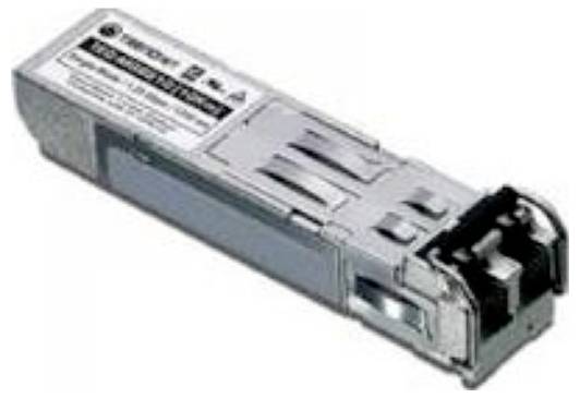 Ein kleines rechteckiges Transceiver-Modul für Netzwerkkommunikation mit einem Metallgehäuse und einem Anschluss an einem Ende.