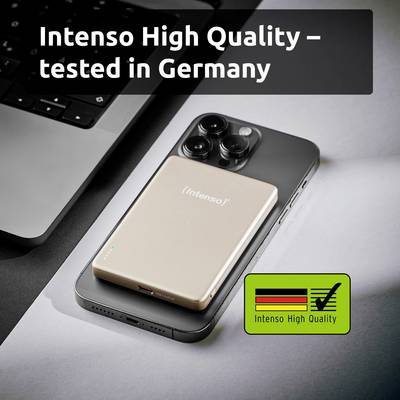 "Intenso High Quality - in Deutschland getestet" Text auf dem Telefonbildschirm neben einem Laptop, der die Zuverlässigkeit und Qualitätsmarke des Produkts hervorhebt.