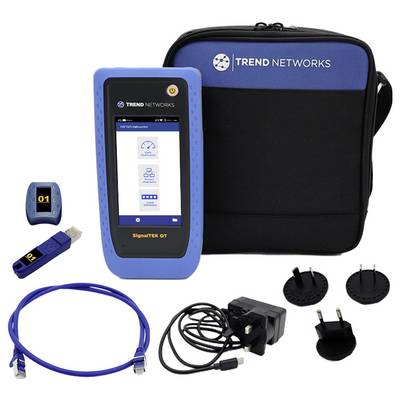 Netzwerk-Testkit von Trend Networks, bestehend aus einem SignalTEK-Handgerät, Kabel, USB-Adapter, Netzteil mit Steckern und Transportkoffer.