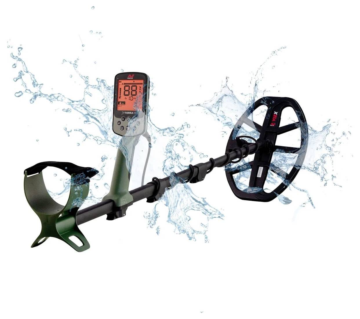 Ein wasserdichter Metalldetektor mit digitalem Display, das die Zahl 188 zeigt, umgeben von spritzendem Wasser, was seine Wasserdichtigkeit hervorhebt.