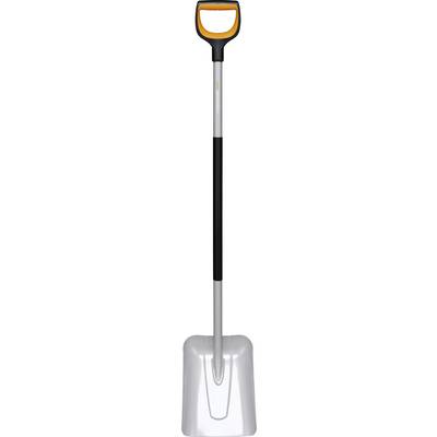 Eine silberne Schneeschaufel mit einem orangefarbenen und schwarzen ergonomischen Griff, entwickelt für effizientes Schneeräumen.