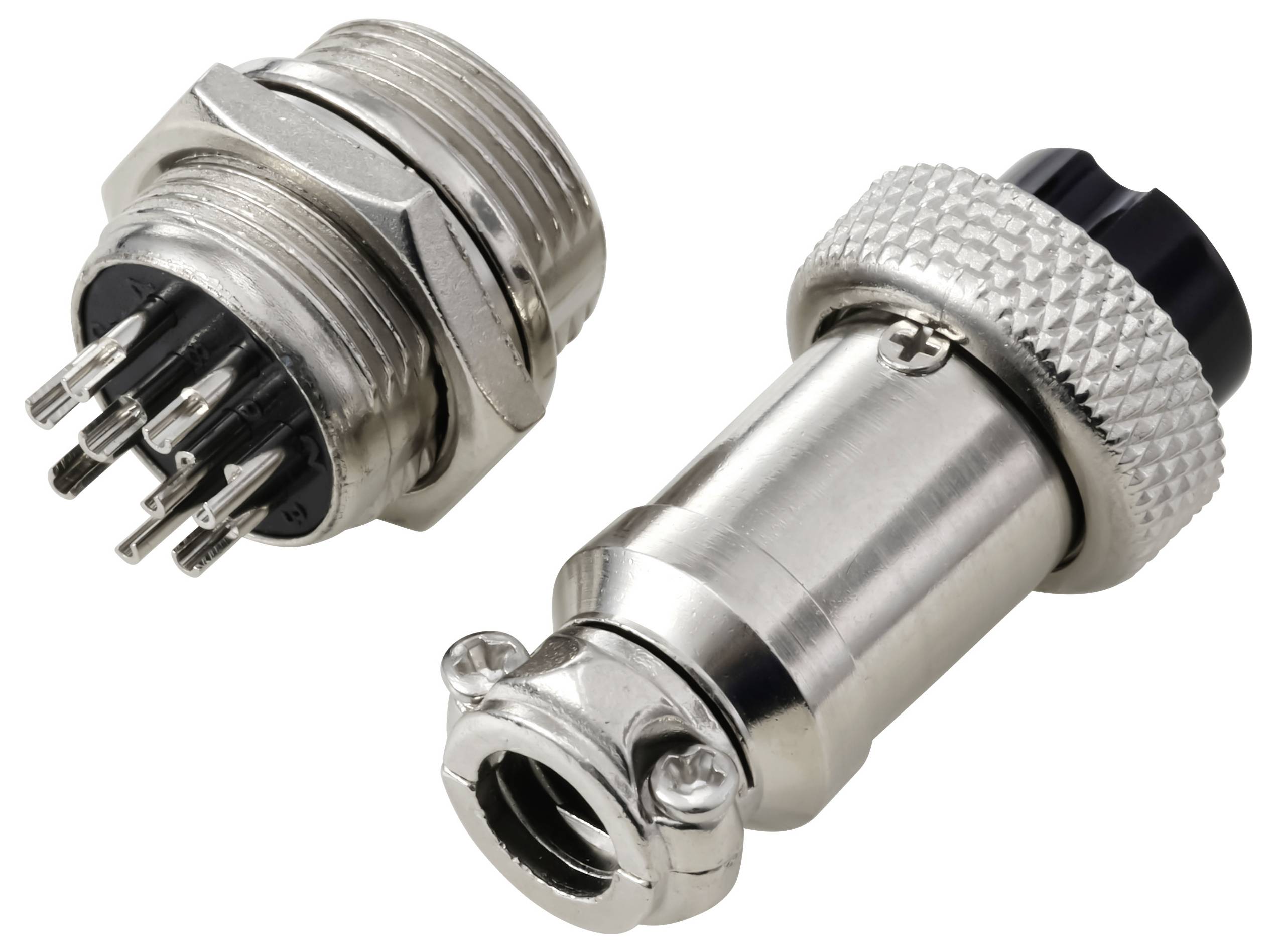 Nahaufnahme eines metallenen elektrischen Anschlusses mit mehreren Pins und einem passenden Stecker. Der Anschluss verfügt über eine geriffelte Griffzone zur sicheren Befestigung.