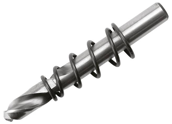 Ein Metallbohrer, der mit einer gewundenen Feder verflochten ist, wobei die Feder sich um den Körper des Bohrers wickelt.