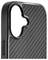 Eine Nahaufnahme einer Smartphone-Hülle mit Karbonfaser-Muster und präzisen Aussparungen für die Kamera und Seitenknöpfe.