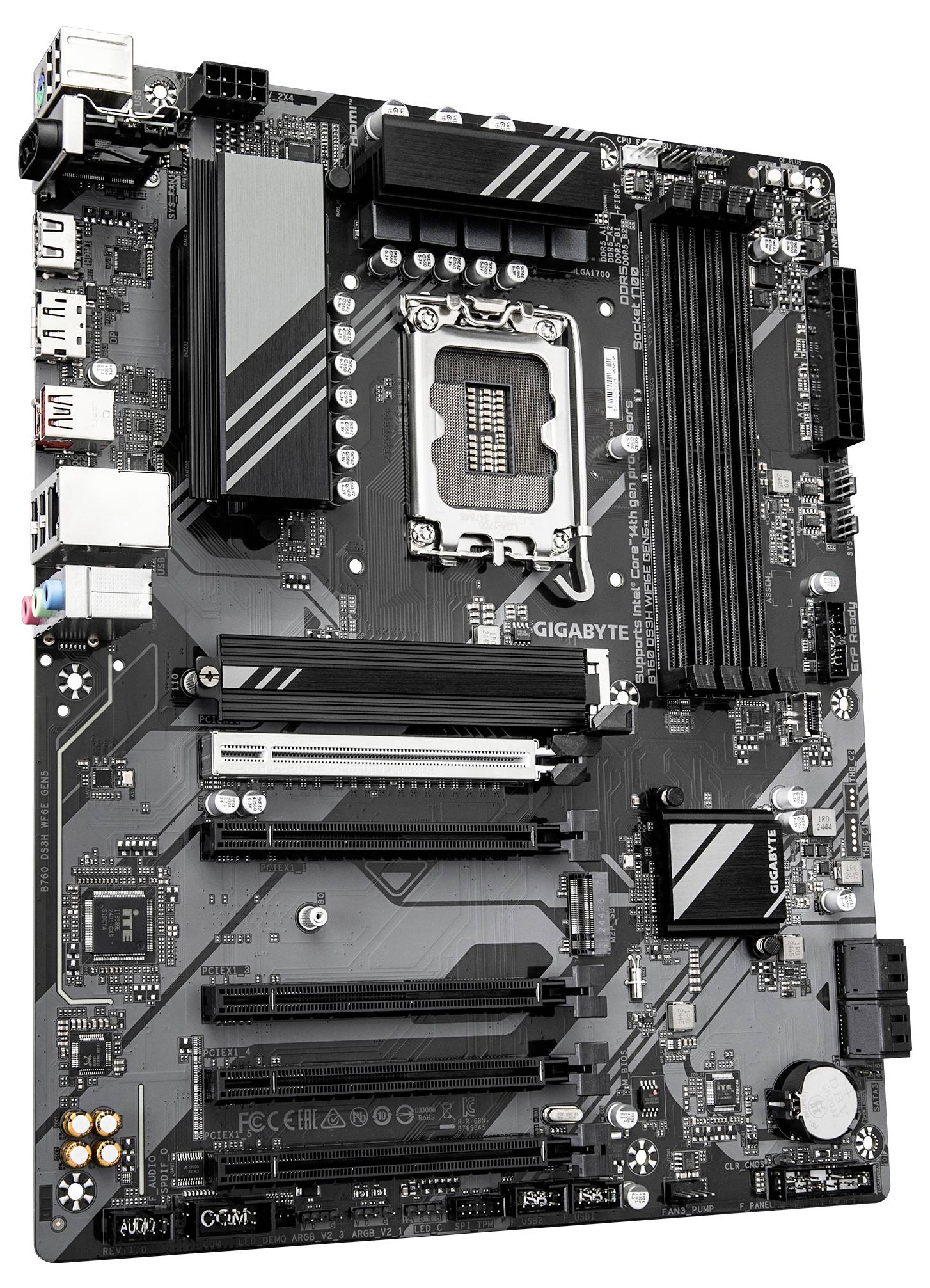 Eine Computermotherboard mit mehreren PCIe-Steckplätzen, RAM-Steckplätzen, einem CPU-Sockel und verschiedenen Anschlüssen und Steckern für Erweiterungen.