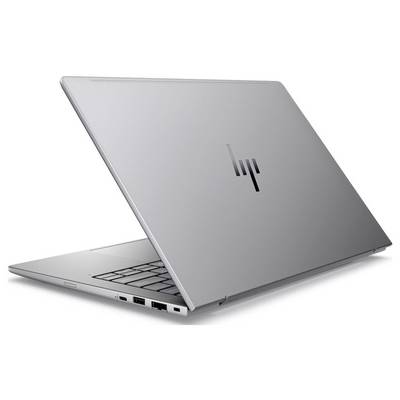 Ein offener silberner Laptop mit einem stilisierten Logo auf der Rückseite, von der Rückseite links betrachtet, mit Anschlüssen am linken Rand.