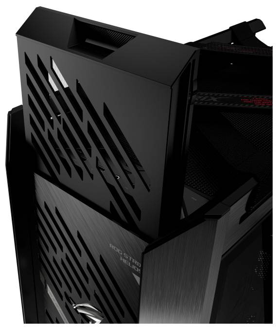 Ein schwarzes Gaming-Computergehäuse mit einem offenen Seitenpanel, das Lüfter und Komponentensteckplätze zeigt. Das Design weist diagonale Lüftungsschlitze und einen Griff auf.