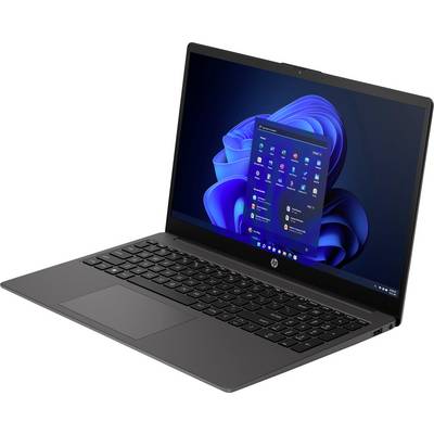 Ein schwarzer Laptop, der den Windows 11 Startbildschirm anzeigt, mit Icons verschiedener Anwendungen vor einem dunkelblau gehaltenen Hintergrund.