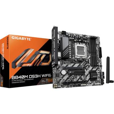 Eine GIGABYTE B840M DS3H WIFI6 Motherboard wird neben ihrer orange-schwarzen Verpackung präsentiert. Das Mainboard zeigt verschiedene Anschlüsse und Sockel.