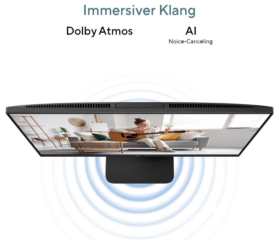 Eine Frau, die Gitarre auf einem Sofa in einem modernen Wohnzimmer spielt, aus einer Draufsichtperspektive. Vibrationen symbolisieren immersiven Klang. Text: 'Immersiver Klang', 'Dolby Atmos', 'KI-Rauschunterdrückung'.