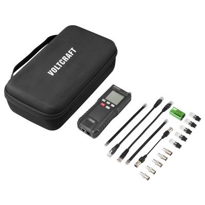 Schwarze Voltcraft-Tragetasche mit einem digitalen Netzwerkkabel-Tester sowie verschiedenen Adaptern und Anschlüssen, die daneben ausgelegt sind.