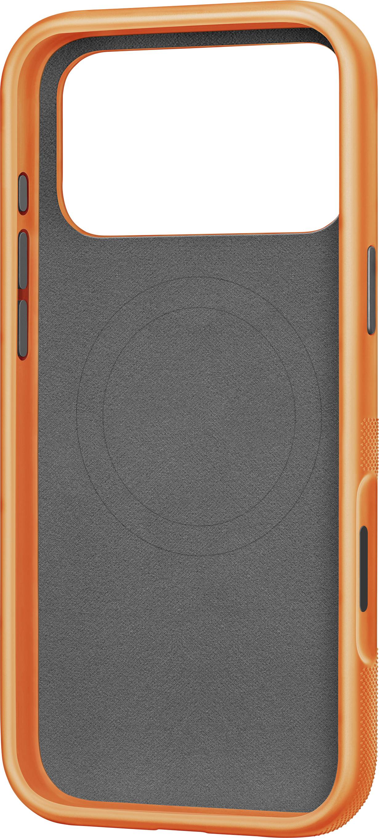 Eine orangefarbene Handyhülle mit schwarzem Innenfutter, ausgestattet mit MagSafe-Kompatibilität, gekennzeichnet durch eine kreisförmige Markierung in der Mitte.