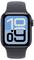 Eine schwarze Smartwatch, die die Uhrzeit '10:09' mit einem modernen blauen und grauen digitalen Zifferblattdesign anzeigt.